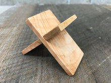 Load image into Gallery viewer, X-Caliber Cigar Stand - Quilted Maple